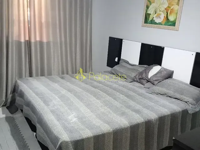 Casa com 280m² 2 quartos e 2 banheiros, à venda, no bairro Karina em Pindamonhangaba