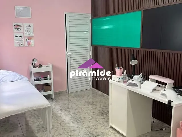 Casa com 151m² 3 quartos e 2 banheiros, à venda, no bairro Conjunto Residencial Trinta e Um de Março em São José dos Campos