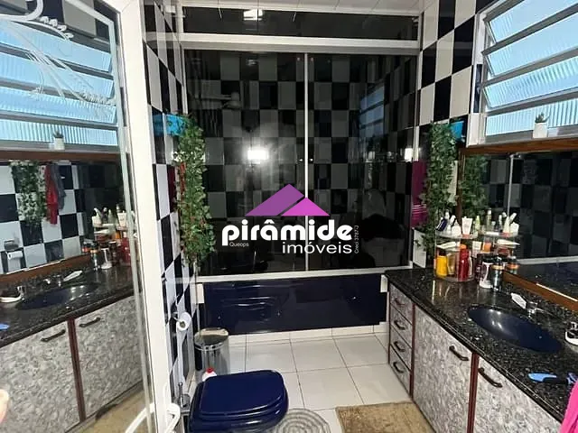 Casa com 151m² 3 quartos e 2 banheiros, à venda, no bairro Conjunto Residencial Trinta e Um de Março em São José dos Campos