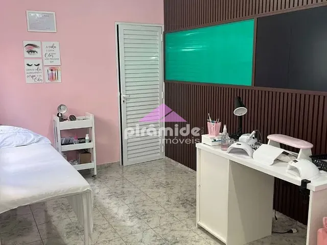 Casa com 151m² 3 quartos e 2 banheiros, à venda, no bairro Conjunto Residencial Trinta e Um de Março em São José dos Campos