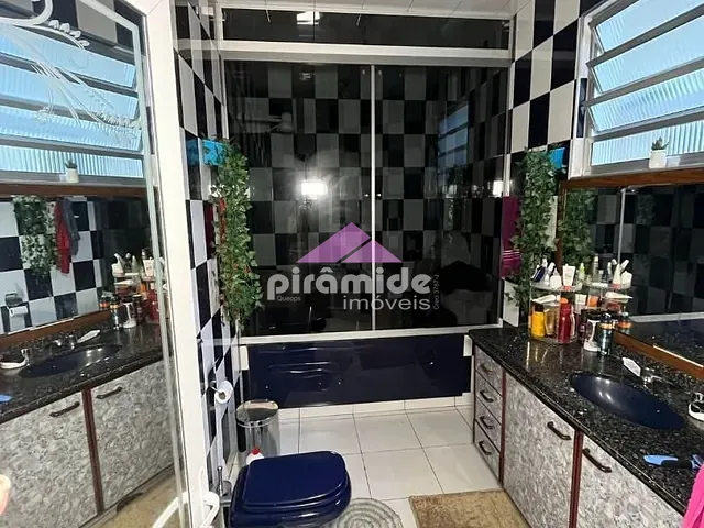 Casa com 151m² 3 quartos e 2 banheiros, à venda, no bairro Conjunto Residencial Trinta e Um de Março em São José dos Campos