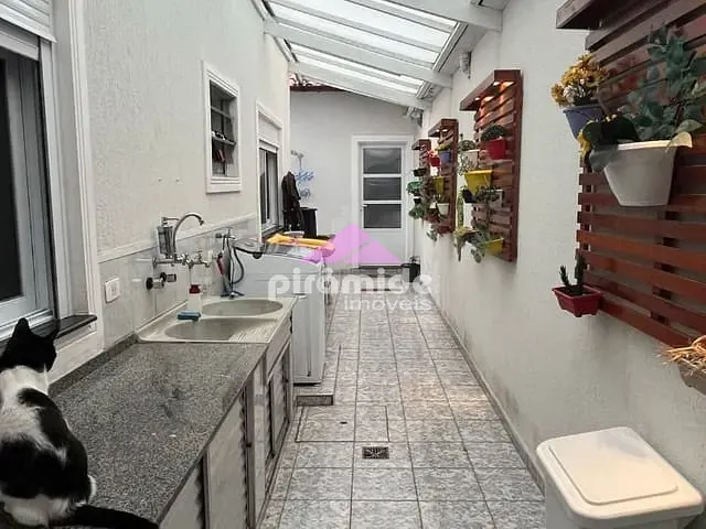 Casa com 151m² 3 quartos e 2 banheiros, à venda, no bairro Conjunto Residencial Trinta e Um de Março em São José dos Campos