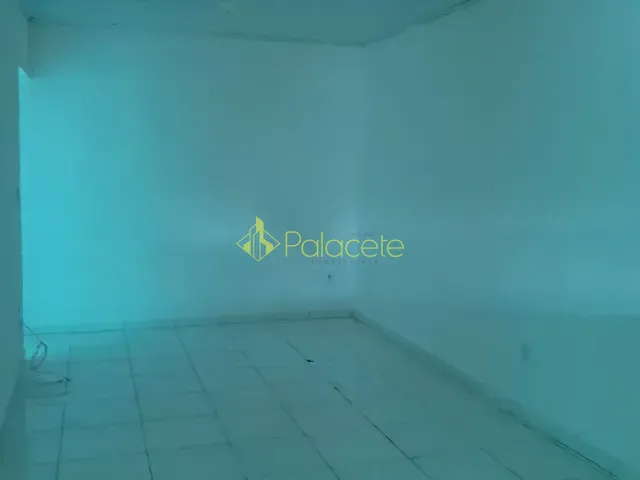 Casa com 170m² 2 quartos e 2 banheiros, à venda, no bairro Crispim em Pindamonhangaba