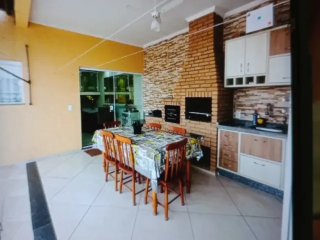 Sobrado com 175m² 3 quartos e 2 banheiros, à venda, no bairro Residencial Maricá em Pindamonhangaba