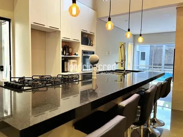 Casa com 250m² 3 quartos e 3 banheiros, à venda, no bairro Jardim Europa em Londrina