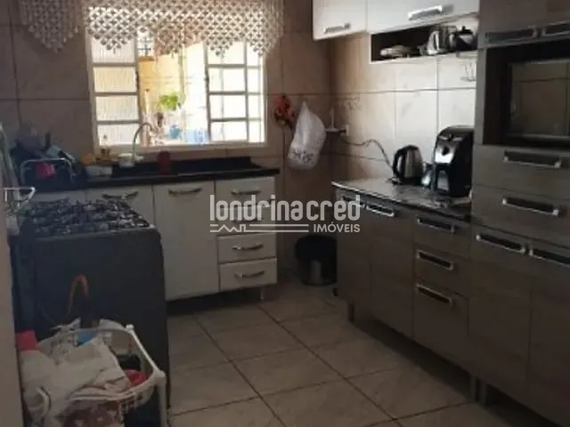 Casa com 250m² 2 quartos e 2 banheiros, à venda, no bairro Jardim Planalto em Londrina