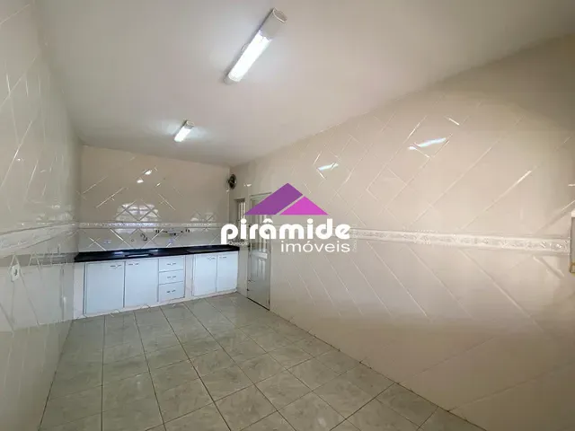 Casa com 250m² 4 quartos e 3 banheiros, para alugar, no bairro Jardim Satélite em São José dos Campos