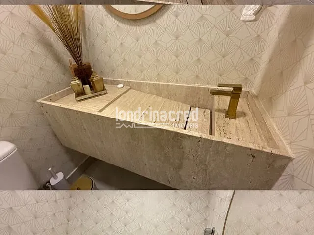 Casa com 250m² 3 quartos e 4 banheiros, à venda, no bairro Cidade Industrial 2 em Londrina