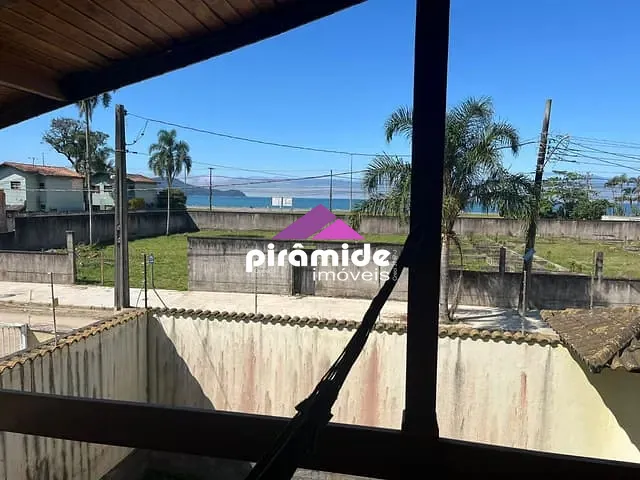 Casa com 450m² 4 quartos e 3 banheiros, à venda, no bairro Balneário Gardem Mar em Caraguatatuba