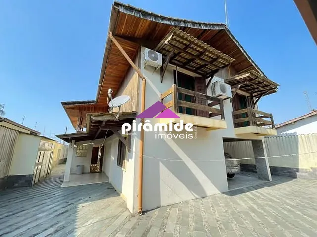 Casa com 450m² 4 quartos e 3 banheiros, à venda, no bairro Balneário Gardem Mar em Caraguatatuba