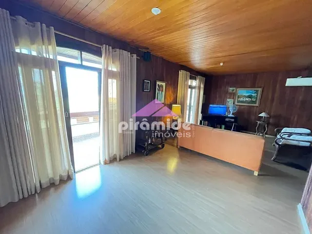 Casa com 450m² 4 quartos e 3 banheiros, à venda, no bairro Balneário Gardem Mar em Caraguatatuba