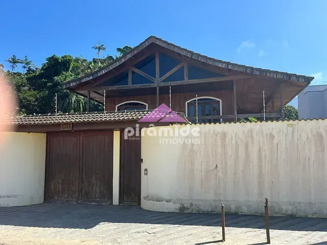 Casa com 450m² 4 quartos e 3 banheiros, à venda, no bairro Balneário Gardem Mar em Caraguatatuba