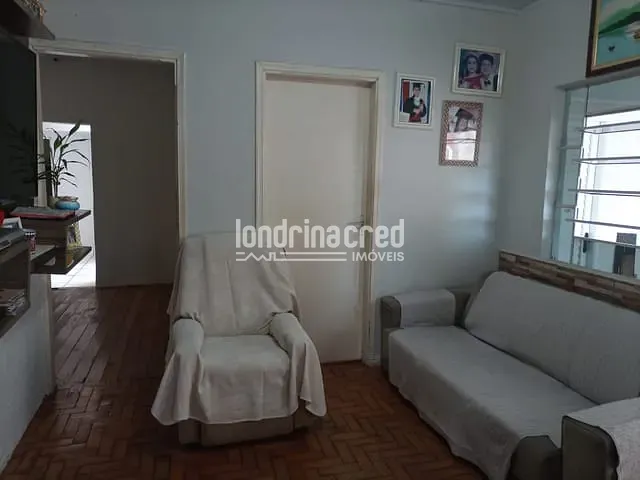 Casa 4 quartos e 2 banheiros, à venda, no bairro Parigot de Souza 2 em Londrina