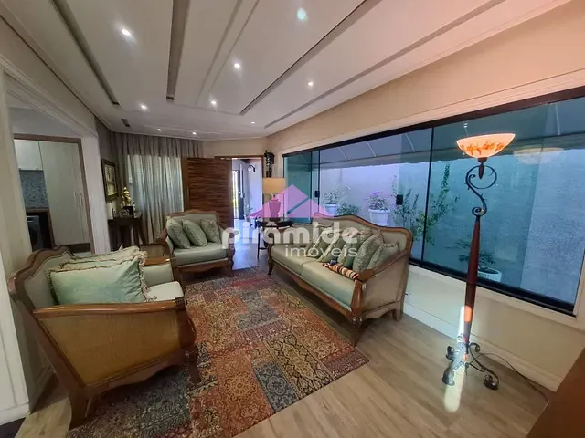 Casa com 250m², à venda, no bairro Loteamento Villa Branca em Jacareí