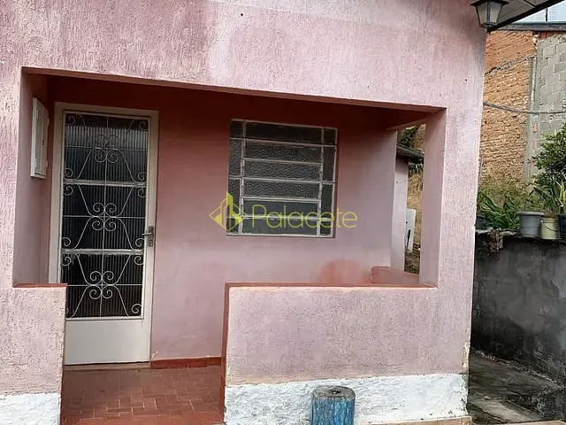 Casa com 432m² 3 quartos e 1 banheiro, à venda, no bairro Quadra Coberta em Pindamonhangaba