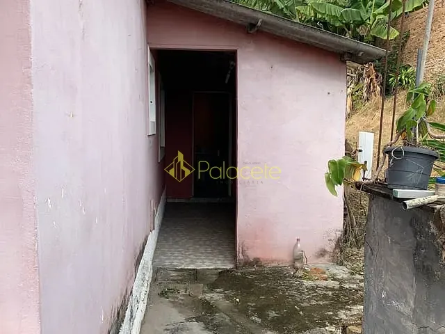 Casa com 432m² 3 quartos e 1 banheiro, à venda, no bairro Quadra Coberta em Pindamonhangaba