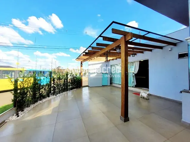 Casa com 203m² 3 quartos e 3 banheiros, à venda, no bairro Coliseu em Londrina