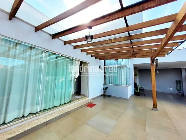 Casa com 203m² 3 quartos e 3 banheiros, à venda, no bairro Coliseu em Londrina