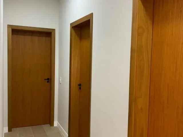 Casa 3 quartos e 5 banheiros, à venda, no bairro Village Splendore em Pindamonhangaba