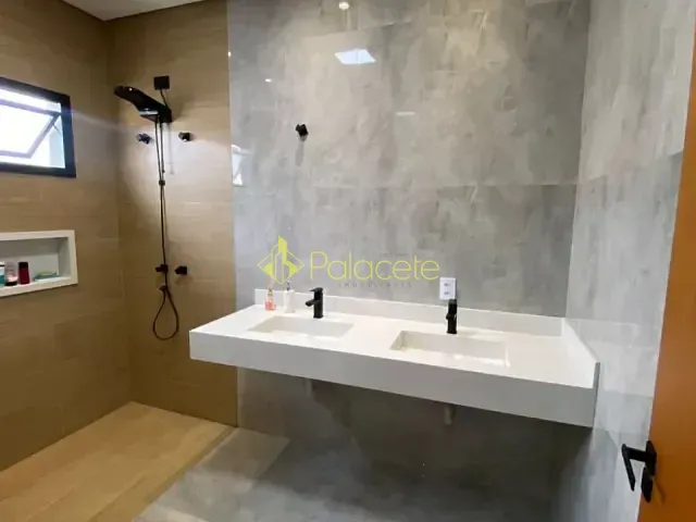 Casa 3 quartos e 5 banheiros, à venda, no bairro Village Splendore em Pindamonhangaba