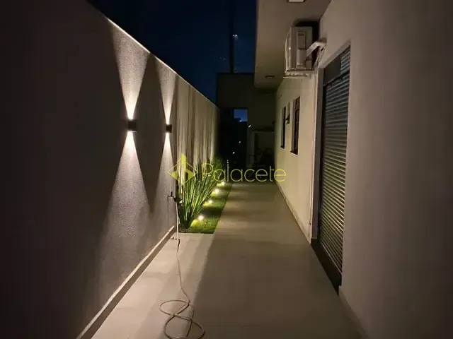 Casa 3 quartos e 5 banheiros, à venda, no bairro Village Splendore em Pindamonhangaba