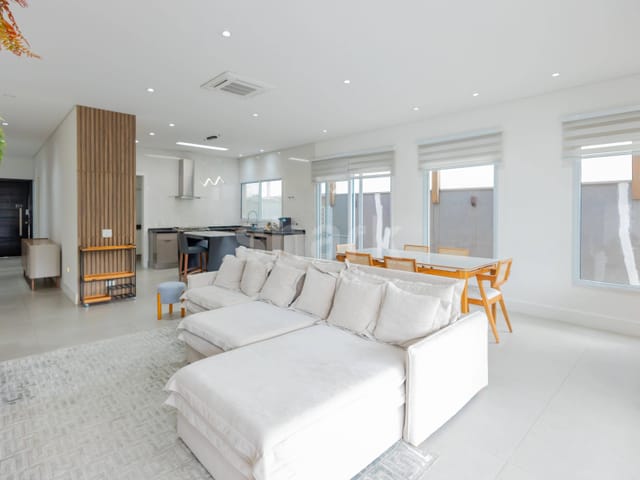 Casa com 420m² 3 quartos e 4 banheiros, à venda ou para alugar, no bairro Cidade Tamboré em Santana de Parnaíba