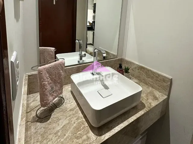 Casa com 150m² 3 quartos e 3 banheiros, à venda, no bairro Jardim Uirá em São José dos Campos