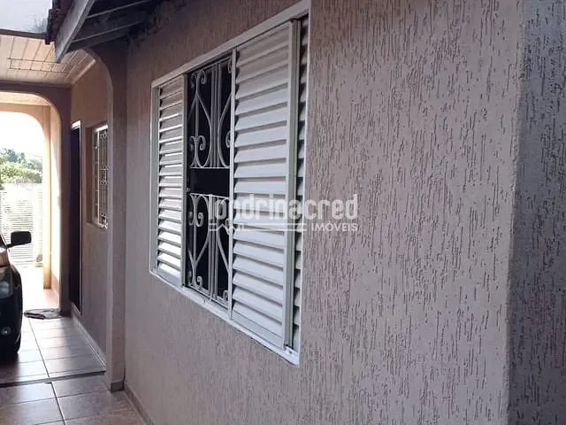 Casa com 200m² 2 quartos e 2 banheiros, à venda, no bairro Conjunto Habitacional Mister Thomas em Londrina