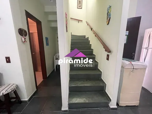Casa com 88m² 2 quartos e 2 banheiros, à venda, no bairro Praia das Palmeiras em Caraguatatuba