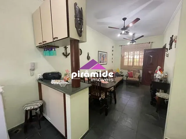 Casa com 88m² 2 quartos e 2 banheiros, à venda, no bairro Praia das Palmeiras em Caraguatatuba