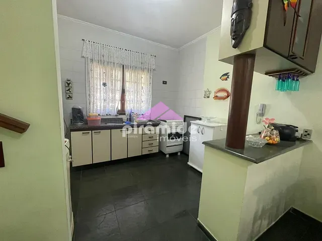 Casa com 88m² 2 quartos e 2 banheiros, à venda, no bairro Praia das Palmeiras em Caraguatatuba