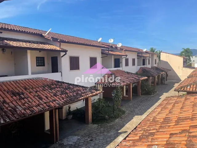 Casa com 88m² 2 quartos e 2 banheiros, à venda, no bairro Praia das Palmeiras em Caraguatatuba