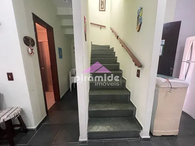 Casa com 88m² 2 quartos e 2 banheiros, à venda, no bairro Praia das Palmeiras em Caraguatatuba