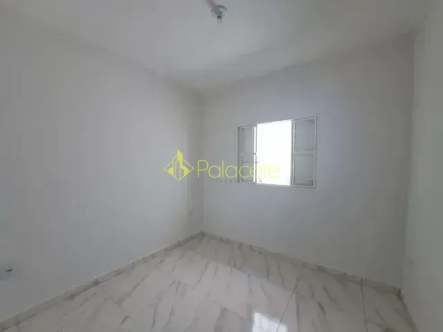 Casa 3 quartos e 1 banheiro, à venda, no bairro Residencial Mantiqueira em Pindamonhangaba