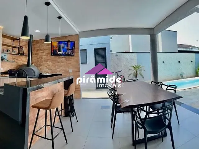 Casa com 300m² 4 quartos e 5 banheiros, à venda, no bairro Villa Branca em Jacareí