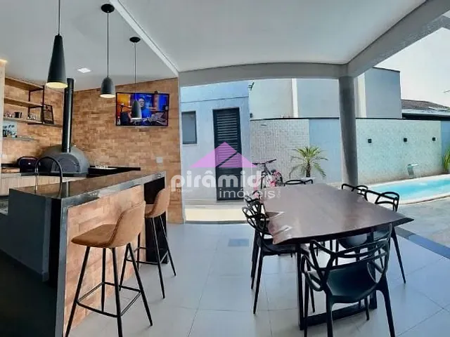 Casa com 300m² 4 quartos e 5 banheiros, à venda, no bairro Villa Branca em Jacareí