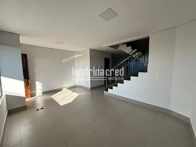 Casa com 125m² 3 quartos e 3 banheiros, à venda, no bairro Golden Park II em Londrina