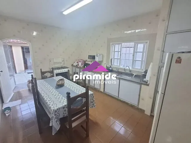 Casa com 258m² 2 quartos e 2 banheiros, à venda, no bairro Praia das Palmeiras em Caraguatatuba