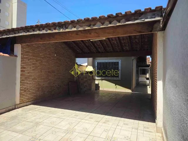 Casa com 150m² 2 quartos e 2 banheiros, à venda, no bairro Alto do Cardoso em Pindamonhangaba