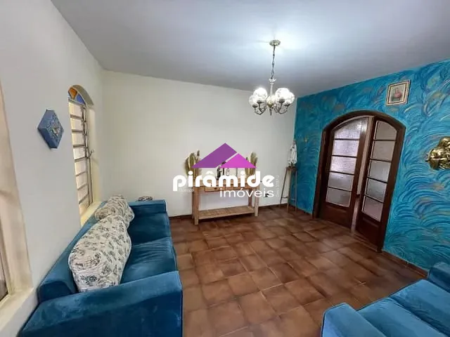 Casa com 300m² 4 quartos e 3 banheiros, à venda, no bairro Vila Nair em São José dos Campos