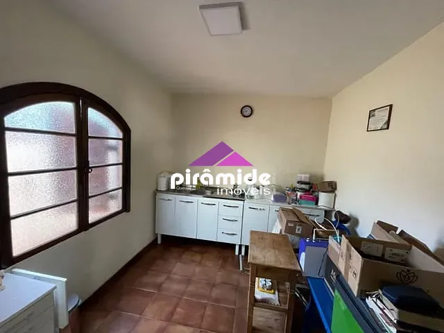 Casa com 300m² 4 quartos e 3 banheiros, à venda, no bairro Vila Nair em São José dos Campos