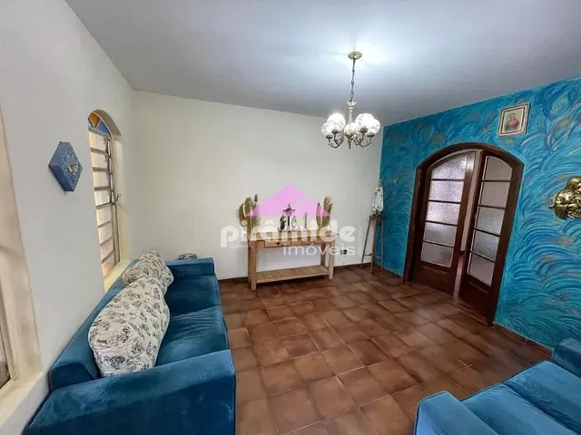 Casa com 300m² 4 quartos e 3 banheiros, à venda, no bairro Vila Nair em São José dos Campos