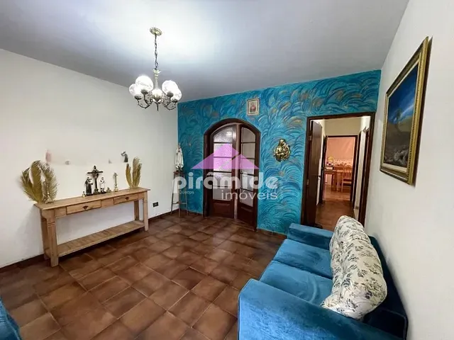 Casa com 300m² 4 quartos e 3 banheiros, à venda, no bairro Vila Nair em São José dos Campos