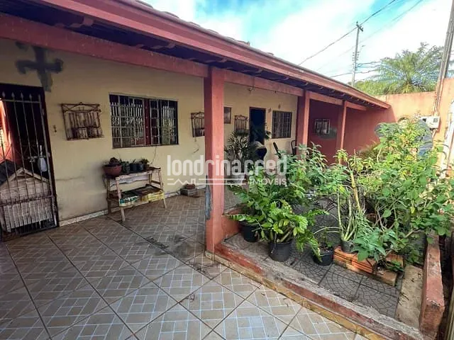 Casa com 200m² 3 quartos e 2 banheiros, à venda, no bairro Conjunto Habitacional Alexandre Urbanas em Londrina