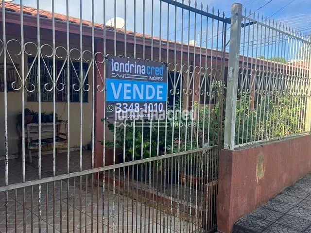 Casa com 200m² 3 quartos e 2 banheiros, à venda, no bairro Conjunto Habitacional Alexandre Urbanas em Londrina