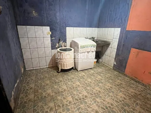 Casa com 200m² 3 quartos e 2 banheiros, à venda, no bairro Conjunto Habitacional Alexandre Urbanas em Londrina