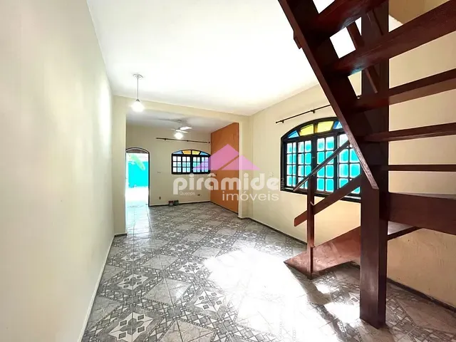 Casa com 132m² 2 quartos e 2 banheiros, à venda, no bairro Rio do Ouro em Caraguatatuba