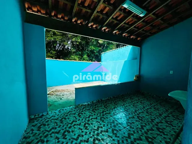 Casa com 132m² 2 quartos e 2 banheiros, à venda, no bairro Rio do Ouro em Caraguatatuba