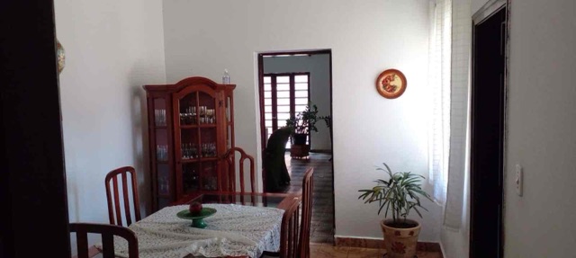 Casa 4 quartos e 3 banheiros, à venda, no bairro Centro em Pindamonhangaba