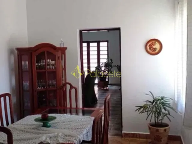 Casa 4 quartos e 3 banheiros, à venda, no bairro Centro em Pindamonhangaba